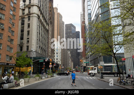 auf der Suche nach den Broadway hinunter vom Columbus Circle New York City USA Stockfoto