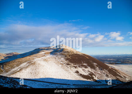 Mit Blick auf die Gipfel des Carnethy Hügel in den Pentland Hills in der Nähe von Edinburgh. Stockfoto