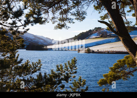 Glencorse Reservoir in den Pentland Hills in der Nähe von Edinburgh. Stockfoto