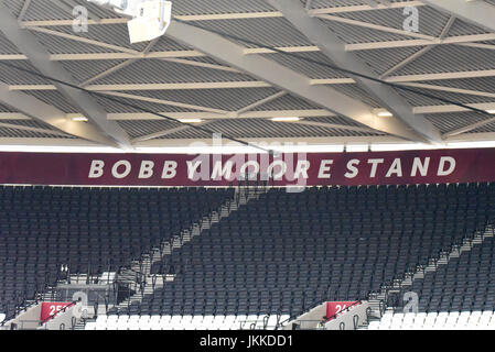 Bobby Moore in London-Stadion, Heimat des West Ham United stehen aber auch für Leichtathletik und Musik Konzerte genutzt. Ehemals Olympiastadion Stockfoto