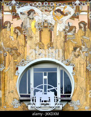 Brüssel, Belgien. Maison Cauchie / Cauchie House / Cauchiehuis (Paul Cauchie, 1905: Jugendstil) an der Rue des Francs 5. Allegorische Sgraffiti... Stockfoto