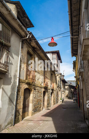 Straßenszene in der cacabelos, Spanien. Camino de Santiago. Stockfoto