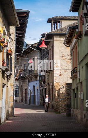 Straßenszene in der cacabelos, Spanien. Camino de Santiago. Stockfoto