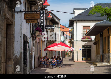 Straßenszene in der cacabelos, Spanien. Camino de Santiago. Stockfoto