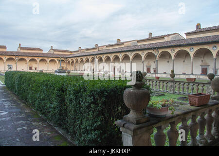 Italien, Florenz - 24. Dezember 2016: der Blick auf den Innenhof der Kirche Florenz Kartause Certosa di Galluzzo di Firenze am Dezember 24 201 Stockfoto