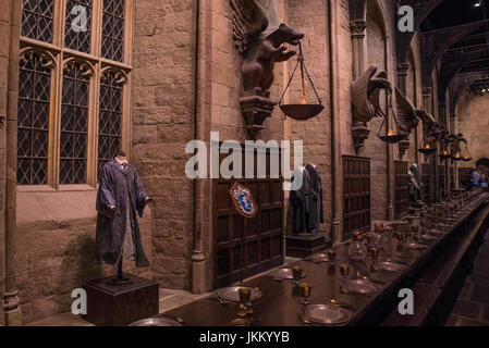 LEAVESDEN, UK - 19. Juni 2017: Der Satz von der Aula in Hogwarts, bei der Herstellung von Harry Potter Studiotour in den Warner Bros Studios in Leavesd Stockfoto