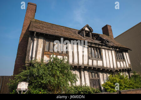 LEAVESDEN, UK - 19. Juni 2017: Das Film-Set von The Potters Cottage in Godrics Hollow, bei der Herstellung von Harry Potter Studio Tour bei Warner Bros. Stockfoto