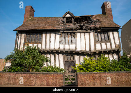 LEAVESDEN, UK - 19. Juni 2017: Das Film-Set von The Potters Cottage in Godrics Hollow, bei der Herstellung von Harry Potter Studio Tour bei Warner Bros. Stockfoto