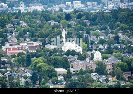 Luftaufnahme der katholischen Kirche St. Joseph und Heiligen Namen Akademie, Capitol Hill, Seattle, Washington State, USA Stockfoto