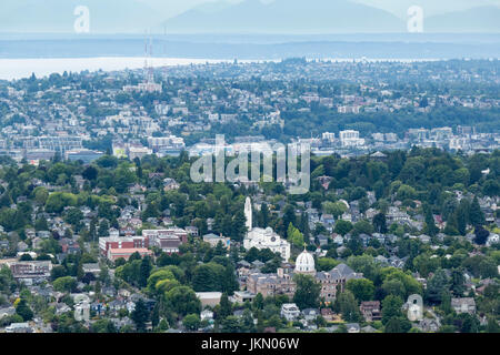 Luftaufnahme der katholischen Kirche St. Joseph und Heiligen Namen Akademie, Capitol Hill, Seattle, Washington State, USA Stockfoto
