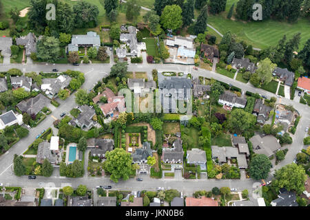 Luftaufnahme von Luxus-Immobilien in Broadmoor, Seattle, Washington, USA Stockfoto