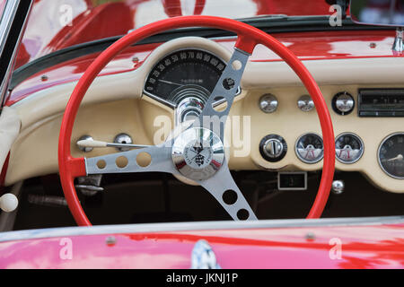 1957 Chevrolet Corvette. Klassische amerikanische Oldtimer Innenraum Stockfoto