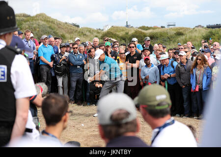 Southport, Merseyside, England. 23. Juli 2017. Jordan Spieth (USA) Golf: Jordan Spieth der Vereinigten Staaten am 5. Loch während der Endrunde 146. British Open Golf Championship im Royal Birkdale Golf Club in Southport, Merseyside, England. Bildnachweis: Koji Aoki/AFLO SPORT/Alamy Live-Nachrichten Stockfoto