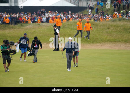 Southport, Merseyside, England. 23. Juli 2017. Jordan Spieth (USA) Golf: Jordan Spieth der Vereinigten Staaten auf das 18. Loch während der Endrunde 146. British Open Golf Championship im Royal Birkdale Golf Club in Southport, Merseyside, England. Bildnachweis: Koji Aoki/AFLO SPORT/Alamy Live-Nachrichten Stockfoto