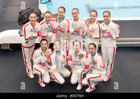 Budapest, Ungarn. 22. Juli 2017. China Team Gruppe Synchronschwimmen (CHN): Chinas Team Mitglieder stellen mit ihren Goldmedaillen nach dem Gewinn der Frauen freie Kombination letzte Runde am Tag neun des 17. FINA World Championships 2017 Budapest am Stadtpark - Városliget See in Budapest, Ungarn. Bildnachweis: Enrico Calderoni/AFLO SPORT/Alamy Live-Nachrichten Stockfoto