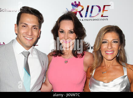 HOLLYWOOD, CA - 23.Juli: Italo Elgueta, Shirley Ballas, Robyn Shreiber bei Fahrt Stiftung Inaugural Gala - tanzen für Afrika am Boulevard3 In Kalifornien am 23. Juli 2017. Bildnachweis: FS/MediaPunch Stockfoto