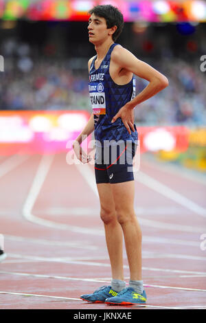 London, UK. 23. Juli 2017. Valentin Bertrand (FRA) sitzen auf der Strecke etwas schockiert nach dem Zieleinlauf die Männer 400 m-Finale T37 bei der 2017 Para Leichtathletik-Weltmeisterschaft in London Stadium, Queen Elizabeth Olympic Park. Bertrand kam auf den 6. Platz mit einer Zeit von 56.94secs. Bildnachweis: Michael Preston/Alamy Live-Nachrichten Stockfoto