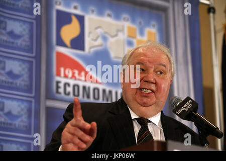 Detroit, Michigan, USA. 27. Oktober 2016. Seine Exzellenz Sergey Kislyak, Botschafter der Russischen Föderation, den USA, Botschaft der Russischen Föderation Adressen, die das Detroit Economic Club-Treffen im Westin Book Cadillac in Detroit, Michigan, auf Donnerstag, 27. Oktober 2016 statt. Bildnachweis: Jeff Kowalsky/ZUMA Draht/Alamy Live-Nachrichten Stockfoto