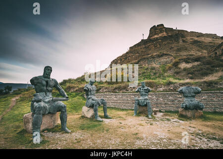 Gori, Shida Kartli Region, Georgia, Eurasien. Denkmal der georgischen Krieger für die Gefallenen des Krieges 2008. Denkmal für die toten Soldaten in der Nähe Stockfoto