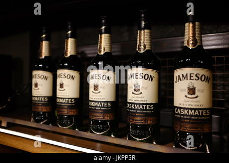 Nahaufnahme der Flasche, jameson Tour Stockfoto