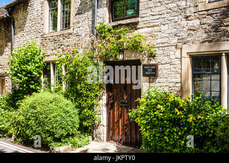 Hübschen Cotswold Steinhaus in der Cotswold-Dorf Burford in Oxfordshire. Stockfoto