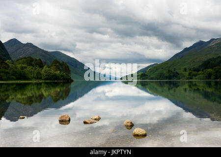 UK Schottland Highland Inverness-Shire Loch Shiel in Glenfinnan Stockfoto