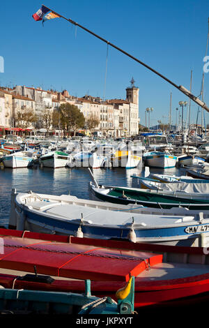 Bouches-du-Rhône (13), la Ciotat, Frankreich, le Vieux Port et En Arrière Plan, le Quai Ganteaume Avec À Droite l' Ancien Hôtel de Ville Surmonté d ' un Cam Stockfoto