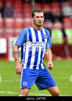 Pascal Gross von Brighton während des Freundschaftsspiel zwischen Crawley Town und Brighton und Hove Albion im Checkatrade Stadium in Crawley. 22. Juli 2017 – nur zur redaktionellen Verwendung. Keine Verkaufsförderung. Für Football-Bilder gelten Einschränkungen für FA und Premier League. Keine Nutzung des Internets/Handys ohne FAPL-Lizenz - für Details wenden Sie sich an Football Dataco Stockfoto