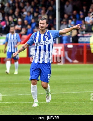 Pascal Gross von Brighton während des Freundschaftsspiel zwischen Crawley Town und Brighton und Hove Albion im Checkatrade Stadium in Crawley. 22. Juli 2017 – nur zur redaktionellen Verwendung. Keine Verkaufsförderung. Für Football-Bilder gelten Einschränkungen für FA und Premier League. Keine Nutzung des Internets/Handys ohne FAPL-Lizenz - für Details wenden Sie sich an Football Dataco Stockfoto