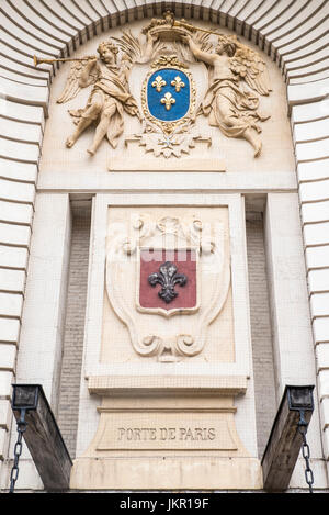 Nahaufnahme von Lille Wappen an der Porte de Paris in der historischen Stadt Lille in Frankreich. Stockfoto