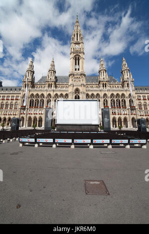 Österreich, Wien, Wiener Rathaus (City Hall), letzte Vorbereitung für 27. Filmfestival am Rathausplatz vom 30. Juni bis 3. September 2017 Stockfoto