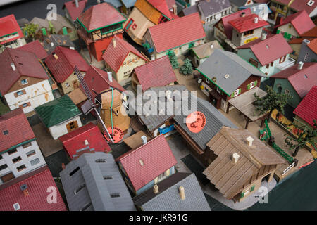 Erhöhte Ansicht des Modells Häuser zum Verkauf Stockfoto