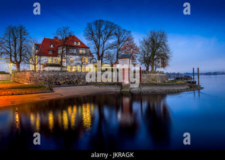 Zollenspieker Fähre Bootshaus an der Elbe in Kirchwerder, 4 und sumpfige Land, Hamburg, Deutschland, Europa, Zollenspieker Fährhaus an der Elbe in Kirchwer Stockfoto