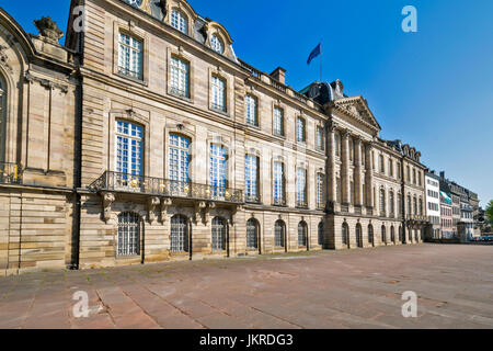 STRAßBURG DAS VIERTEL PETITE FRANCE UND FLUSS L ' ILL PALAIS ROHAN MUSEEN Stockfoto