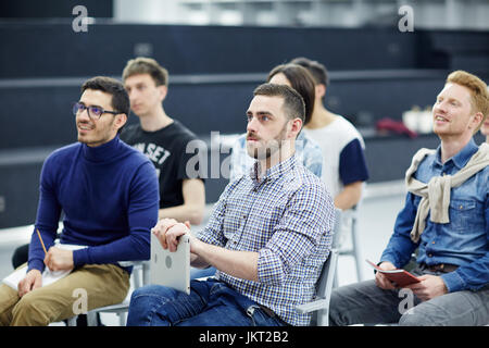 Moderne Unternehmen Menschen Teilnahme an Seminar oder Qualifikation Studiengang Stockfoto