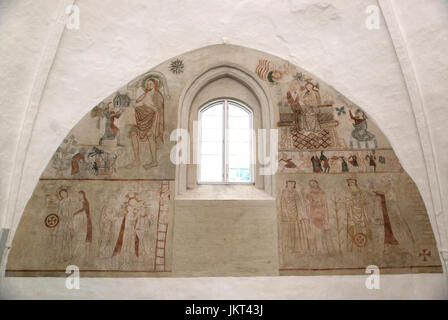 Dänischen mittelalterlichen religiösen Fresken aus dem 14. Jahrhundert im romanischen Stil Oerslev Kirche, die dabei Szenen, darunter der berühmte Tanz Stockfoto