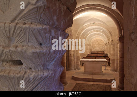 Frankreich, la Nef De La Krypta Romane Yonne (89), Auxerre, la Cathédrale Saint-Etienne / / Yonne, Auxerre, die Kathedrale St. Etienne, Frankreich, den romanischen Stockfoto