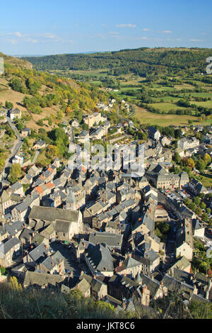 Frankreich, Cantal (15), Murat, la Ville Vue Depuis la Butte de Bonnevie / / Frankreich, Cantal, Murat, Blick auf die kleine Stadt auf dem Hügel Bonnevie Stockfoto