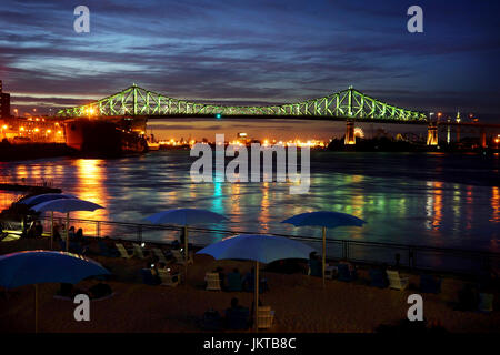 Montreal, Kanada 22. Juli 2017. Jacqes-Cartier Bridge in der Dämmerung. Kredit: Mario Beauregard/Alamy Live neu Stockfoto