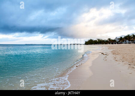 Am frühen Morgen am Strand auf Karibik resort Stockfoto