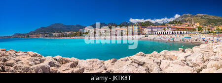 MENTON, Frankreich - Côte Juli 2017 - Menton Stadt mit Küstenpromenade,, Mittelmeer, d ' Azur, Frankreich, Europa. Stockfoto