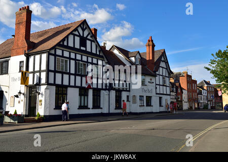 Die Öffentlichkeit Glockenhaus und Hauptstraße in der Stadt von Tewkesbury, Gloucestershire, UK Stockfoto