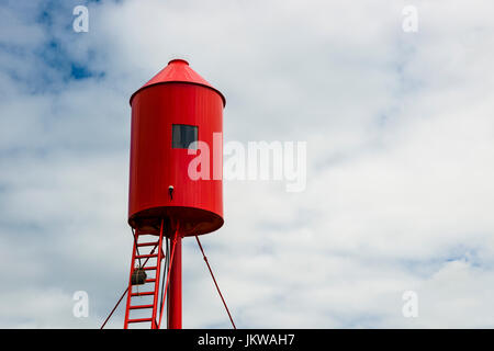 Fowey Harbour ist einer der wenigen Orte in Großbritannien haben einen vollständig im Landesinneren auf der Grundlage Leuchtturm, diesein ist am Hang hoch angesetzt und weist direkt Stockfoto