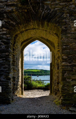 St. Catherines Castle in Readymoney nahe Fowey reicht Jahrhunderte zurück und diente als eine alte Meer Verteidigungs- und Suche für die Gemeinde um ihn herum. Stockfoto