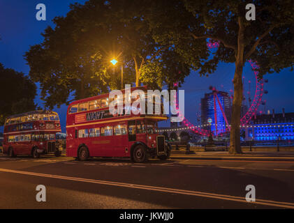 London Victoria Embankment Ansicht des London Eye Stockfoto