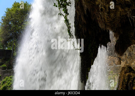 Hinter einem Wasserfall, Edessa, Griechenland Stockfoto