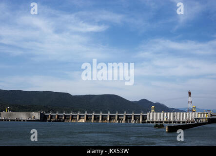 TURNU SEVERIN-Rumänien, SEP 16: The Iron Gate I Wasserkraftwerk ist die größte Talsperre an der Donau Fluß und eines der größten Hydro Kraftwerk Stockfoto