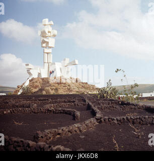 Das Monumento al Campesino, Bei der Bucht von El Golfo Auf der Kanarischen Insel Lanzarote, Spanien 1980er Jahre. Das Denkmal al Campesino in der Nähe der Bucht von El Golfo im Südwesten der Kanarischen Insel Lanzarote, Spanien der 1980er Jahre. Stockfoto