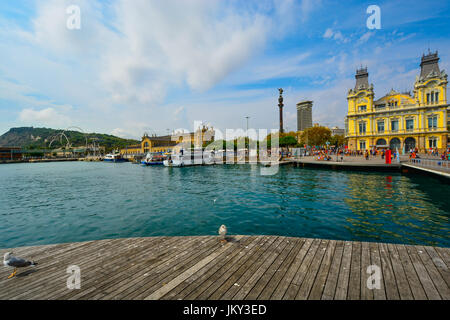 Die Promenade und die Küste an einem sonnigen Sommertag in Barcelona Spanien Stockfoto