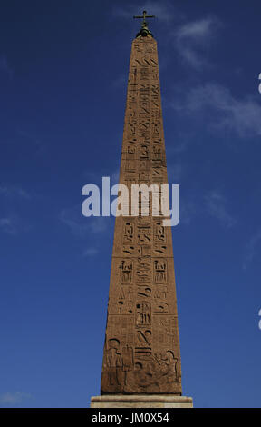 Italien. Rom. Piazza del Popolo. Flaminio Obelisk, ägyptischer Obelisk Ramses II von Heliopolis. Stockfoto